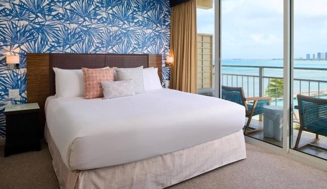 Kaimana Beach Hotel | Ocean View King | Wake Up to Ocean Views