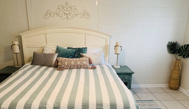 Kaimana Cottage - Walking Distance to beach!