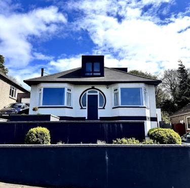 Kaimes Kip Stylish Edinburgh Five Bedroom Home