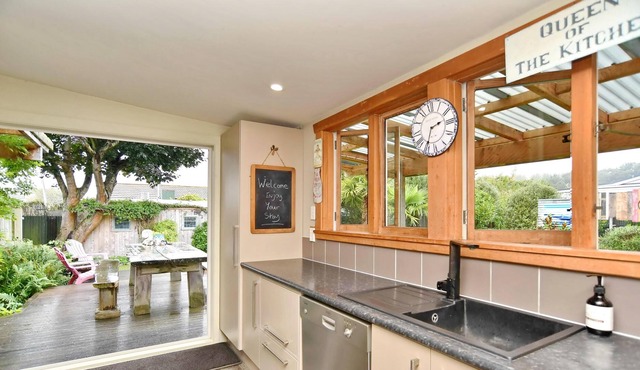 Kainga Cottage - Chill out and relax - perfect for families