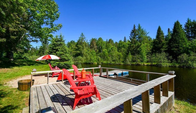 Kairphree Cottage (family friendly, waterfront, small beach, dock and more!)