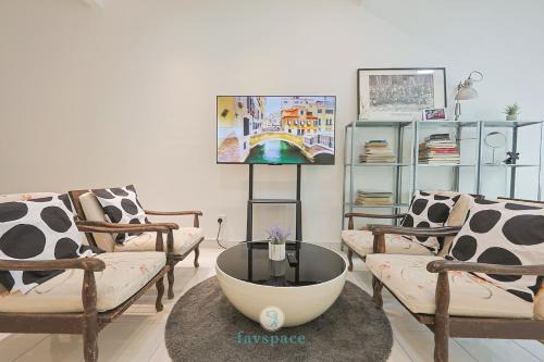 Kajang - 3B2B 6 Pax - Free Netflix - 5 min to UKM