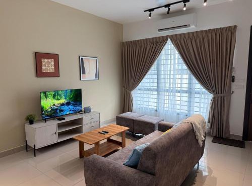 Kajang KL 10Pax Landed Home Karaoke Netflix Long Stay