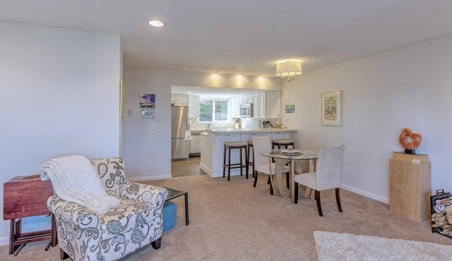 Kala Point View Condo 2 bed/2 bath private gated community, private beach