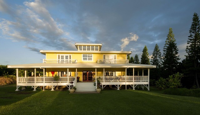 Kalaekilohana Inn & Retreat - #1 Rated Hawaii Island Hotel - Dinner Nightly