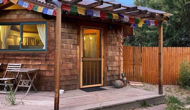 Kale's Cottage - King, Private, Romantic, Birders' Paradise