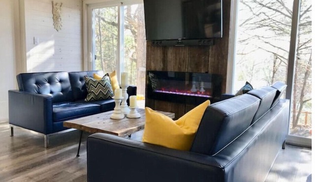 Kalea - Overlooking the river with your own Hottubn