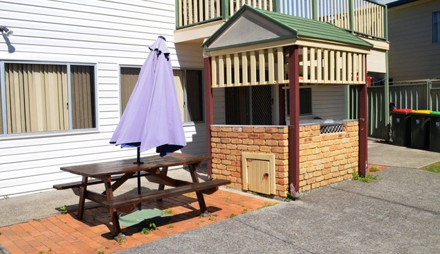 Kalinda Crescent Head