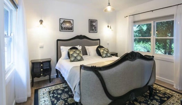 Kallista Gatsby Cottage