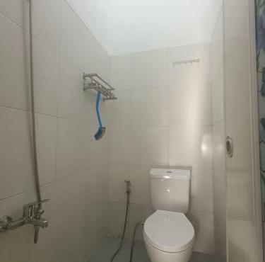 Kamar Kost AC Luas Tengah Kota