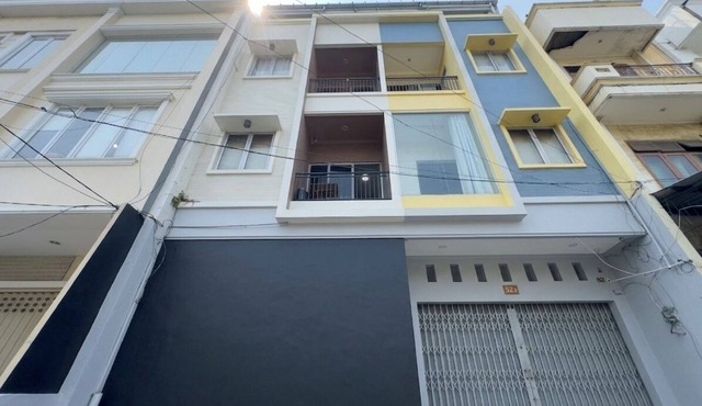 Kamar Pluit Karang