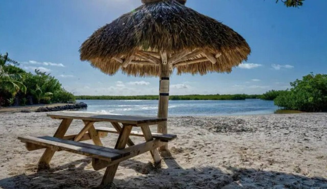 Kampground Escape w/Kayaks, Heated Pool & Marina!