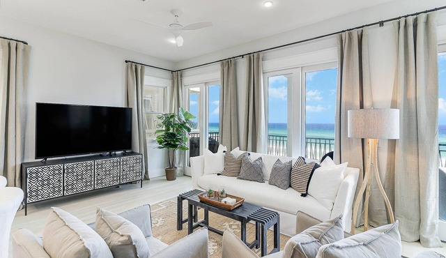 "Kamps Baai" Beachfront Home, Golf Cart, 2 Pools, Miramar Bch, Frangista Bch