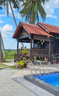 Kampung Cheq Homestay - Private Pool, Free Wifi, Netflix