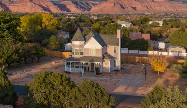 Kanab Paradise House with 2 King Beds Close to Hiking Trails