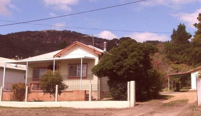 Kandos Cottage - Heart of Kandos bordering Capertee Valley