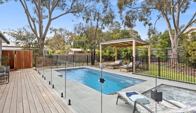 Kanga Beach House, just moments from the beach and golf course