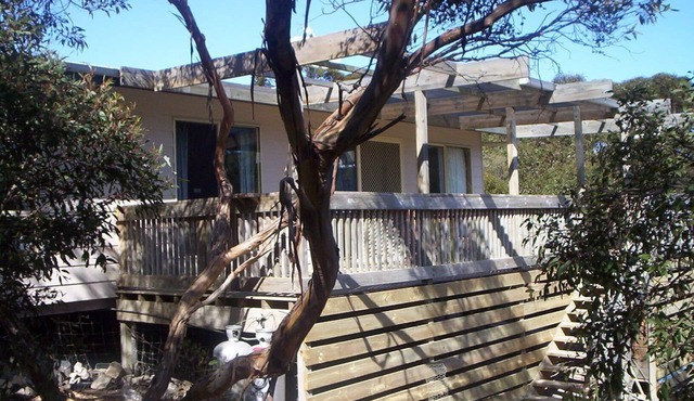 Kangastay on Vivonne Bay beside the Harriet River on Kangaroo Island.