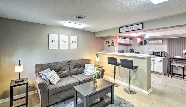 Kansas City Vacation Rental - 10 Mi to Dtwn!