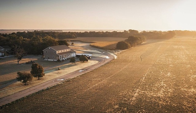 Kansas Hunting Lodge: Perfect for Larger groups