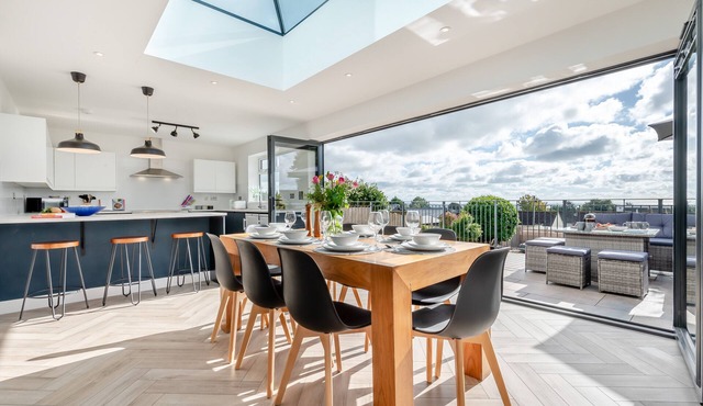 Kaolin House - Four Bedroom House, Sleeps 8