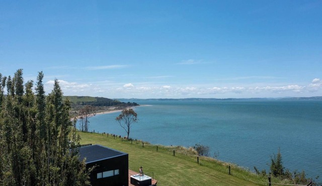 Kapia Lodge - Luxury waterfront