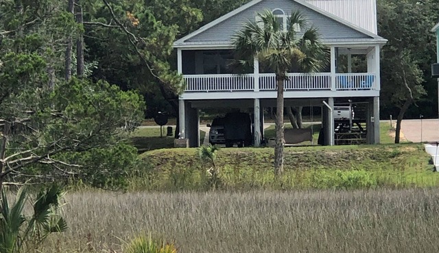 Kapn's Jewel -Waterfront rental with boat slip located on the Steinhatchee River
