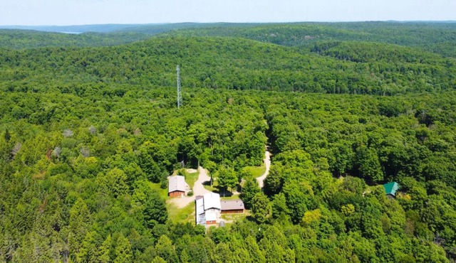 Karaoke Lodge in Madawaska, Big Group-Friendly