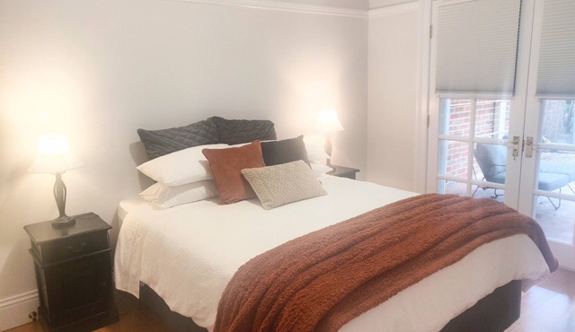 'Kareela' Heritage Terrace with Courtyard on Market