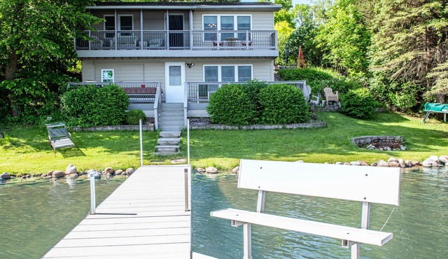 Karen’s Kottage - Lake John Cutie on the Bay! NEW - now with Wi-Fi!