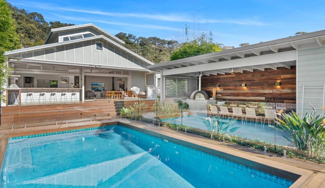 Karinya - an oasis of tranquility perfect for the family looking for space and luxury