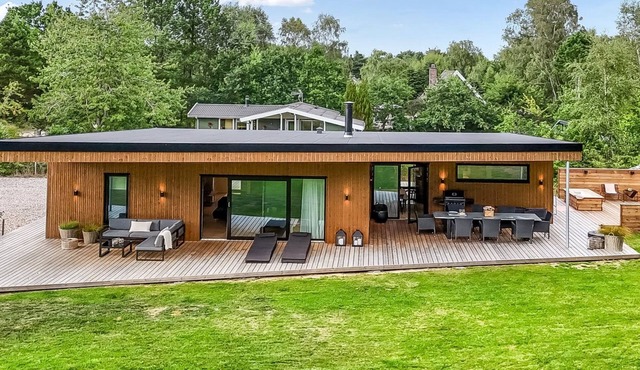 "Karlene" - 300m from the sea by Interhome