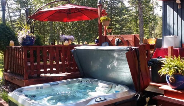 KarMik Sport Health & Wellness Retreat in King Redwood Suite