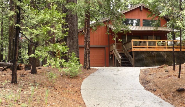 Karock Lodge - w/Wood Stove!