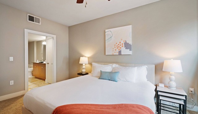 Kasa | Bright & Airy 2BD + Amenity Access | Plano