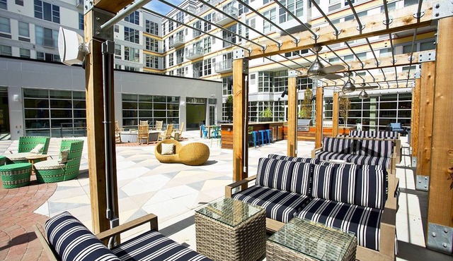 Kasa | Escape with the Family, Nearby Marina | Pittsburgh