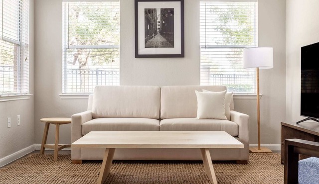 Kasa | Inviting 2BD in South Houston | Pearland