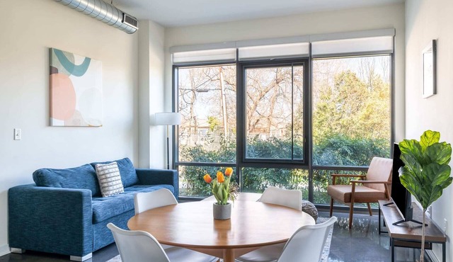 Kasa | Modern 2 BD + Free Parking | Alexandria