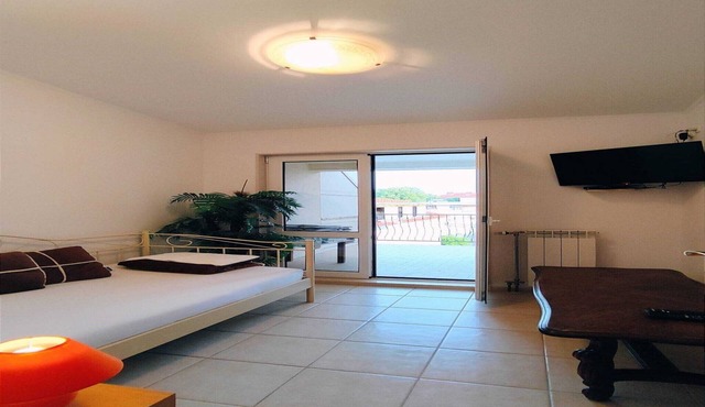 Kastel Stafilic Comfortable Apartments - Three Bedroom Apartment with Terrace