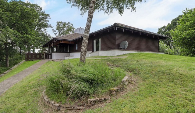 KATCHANA, pet friendly, with hot tub in Kincraig