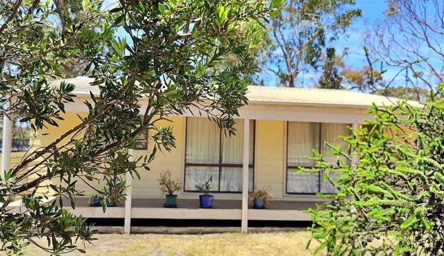 Kate's Cottage - Walk to the Beach & Clifftops