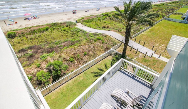 Kathie's Beachfront Kottage | Beachfront Home!