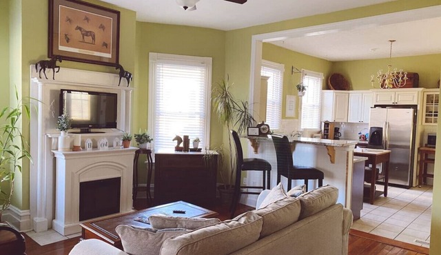 Kathy`s Place -Horse park, Keeneland Racing, Bourbon Tours, UK Sports, Rupp Arena