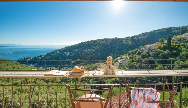 Kati Sea View: Brand New! Amazing views, WiFi, Aircon