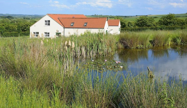 Katie's Corner - Spacious stylish holiday cottage, 3 bedrooms & 2 ensuite & pets