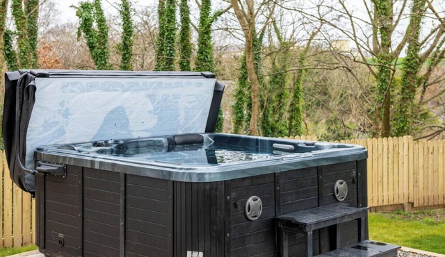 Katie`s Cottage and Hot Tub Snowdon 20mins drive