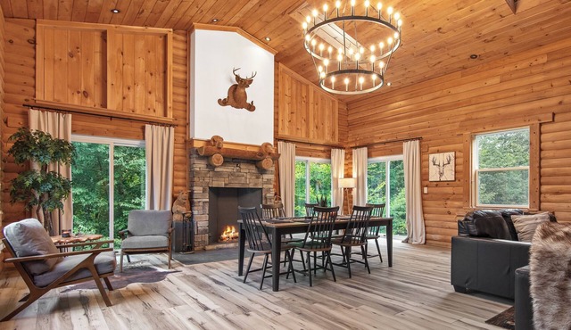 Katskill Mountain Lodge- Hot Tub, Game Room & Theater