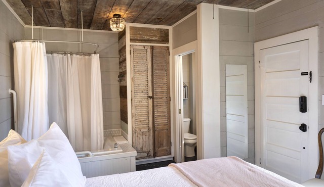 Katy House Bed and Breakfast