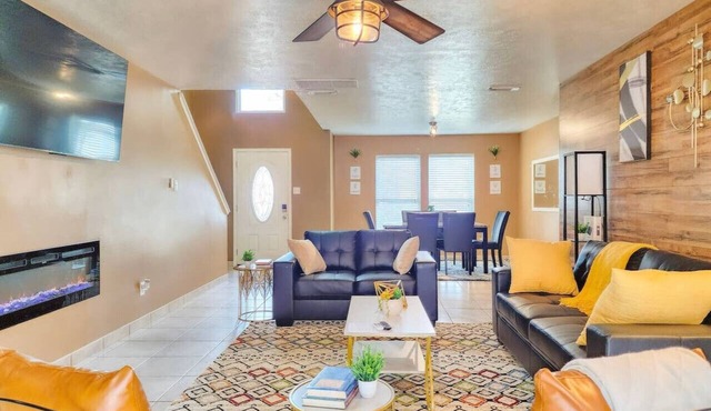 Katy Oasis w/Game Room
