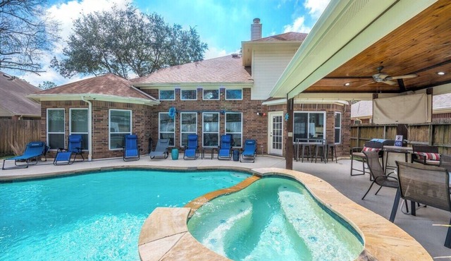 KatyRetreat/HeatedPool&HotTub/GameRoom/Sleeps16